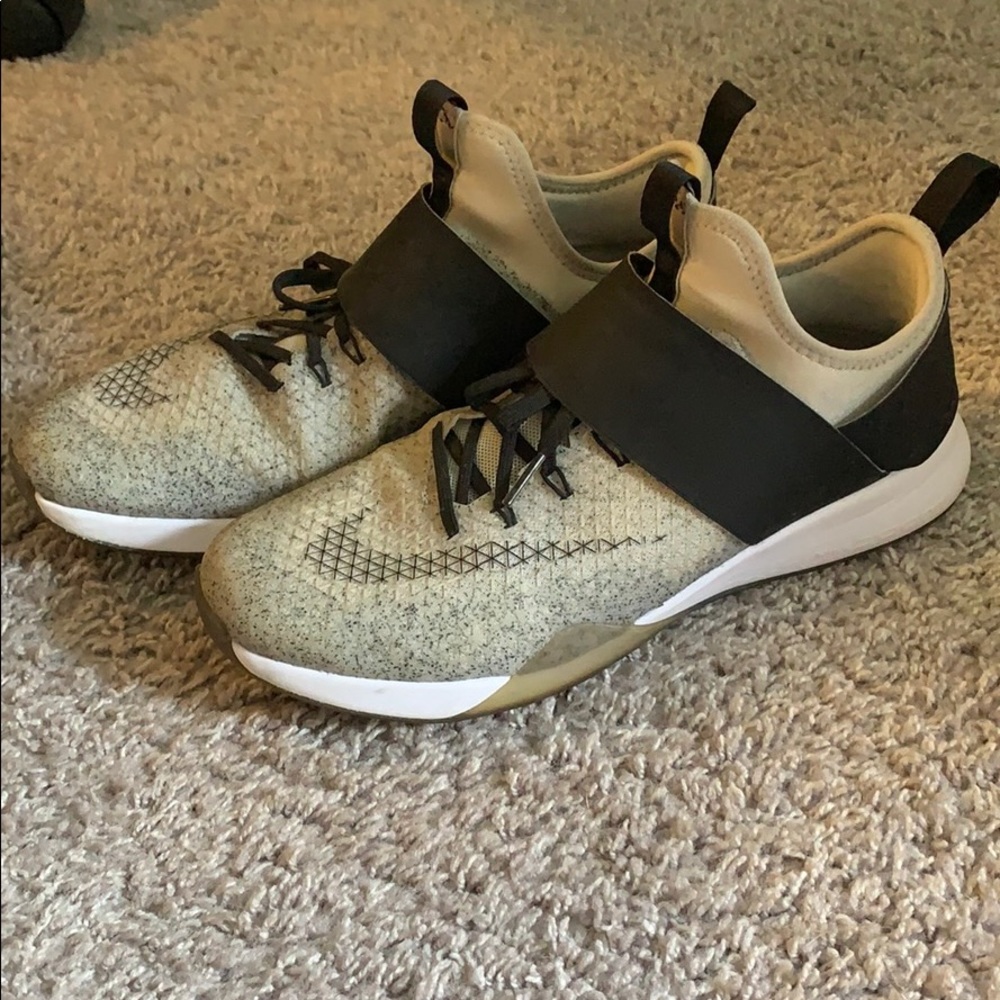 Nike Air Zoom Strong